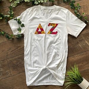 Delta Zeta - Small T-shirt